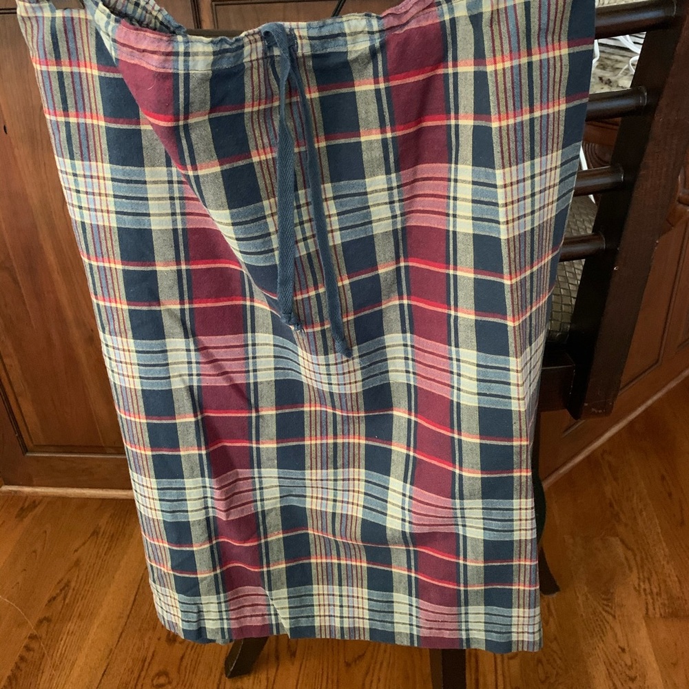 Gap skirt
